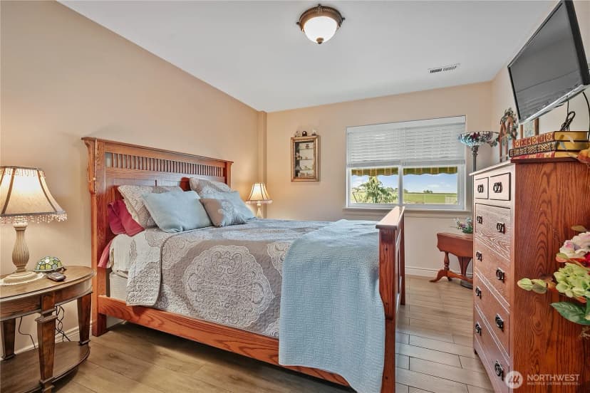 Property photo for 2101 Forsell Road, Grandview photo 17