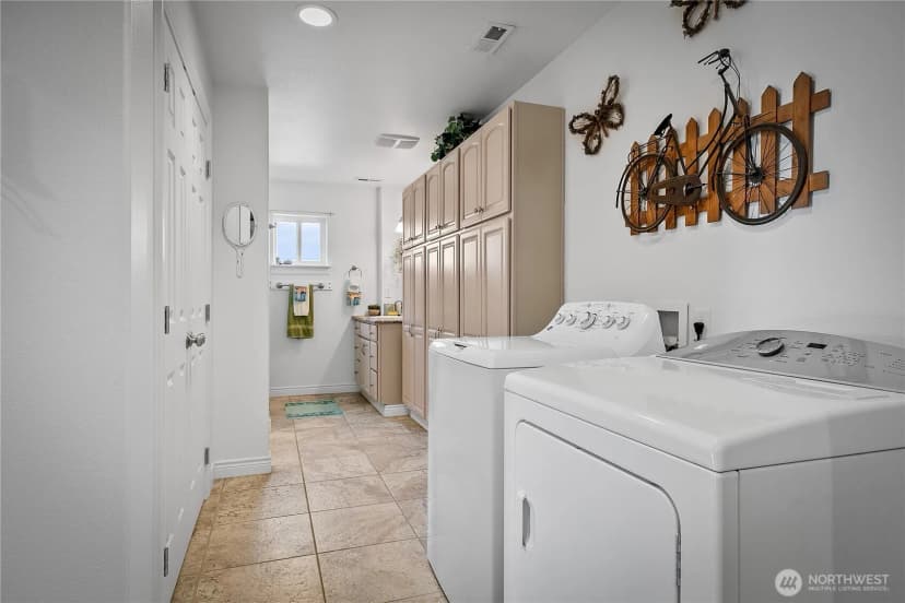 Property photo for 2101 Forsell Road, Grandview photo 19