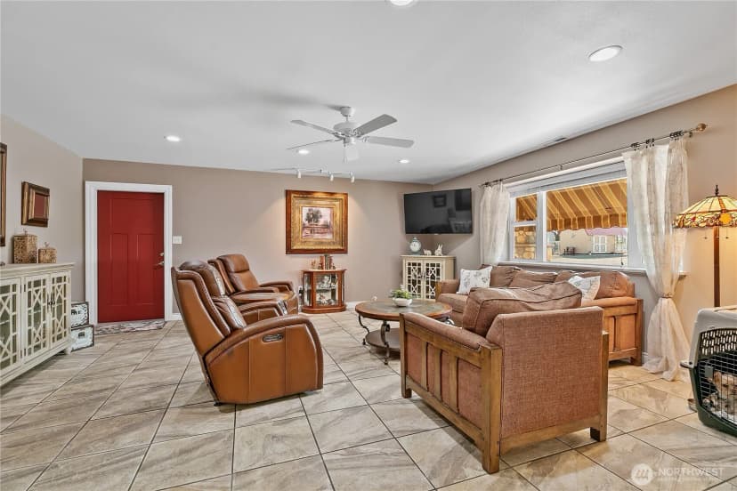 Property photo for 2101 Forsell Road, Grandview photo 11