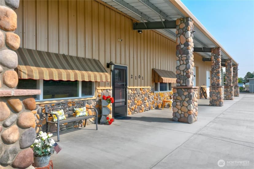 Property photo for 2101 Forsell Road, Grandview photo 6