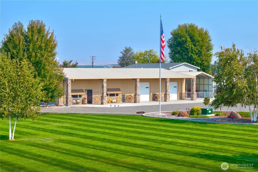 Property photo for 2101 Forsell Road, Grandview photo 2
