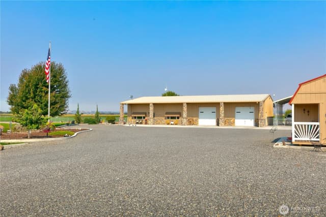 Property photo for 2101 Forsell Road, Grandview photo 3