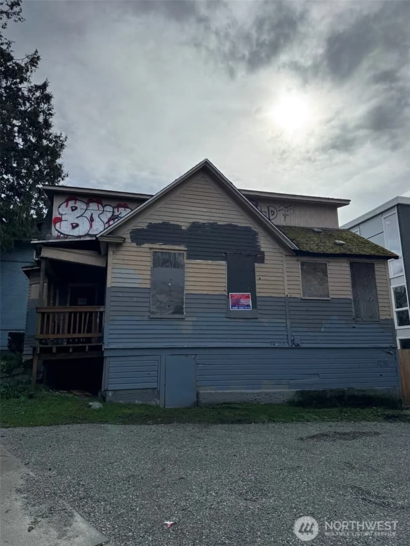 Property photo for 2531 Gilman Drive W, Seattle photo 7