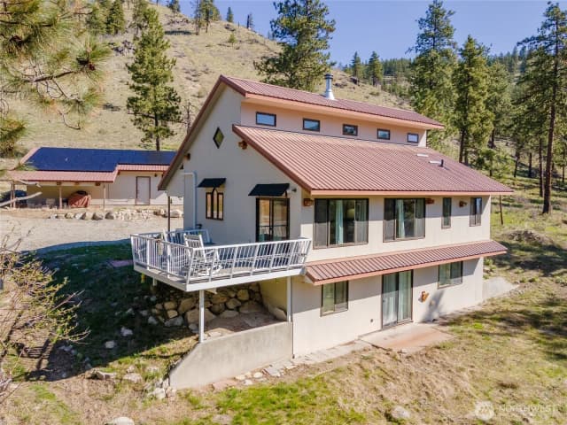 Property photo for 241 Chickadee Mountain Lane, Chelan photo 2