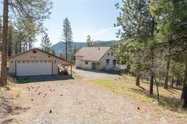 Property photo for 241 Chickadee Mountain Lane, Chelan photo 3