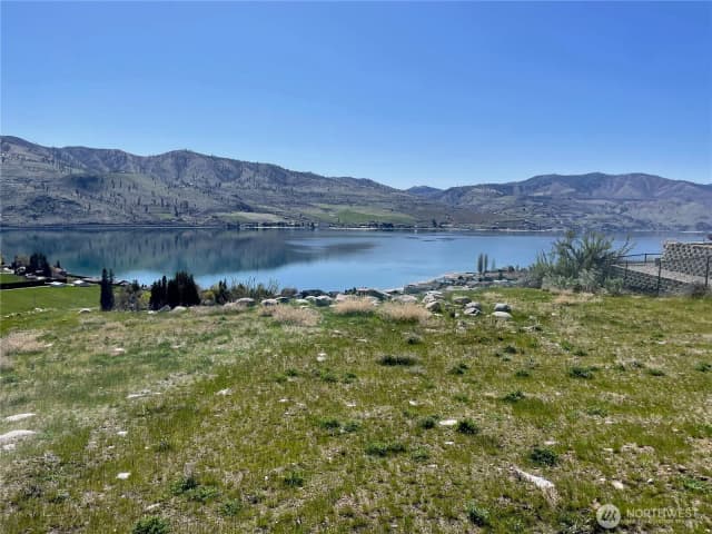 Property photo for 120 Orchard View Drive, Chelan photo 2