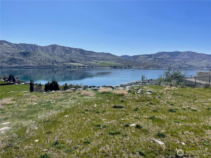 Property photo for 120 Orchard View Drive, Chelan photo 2