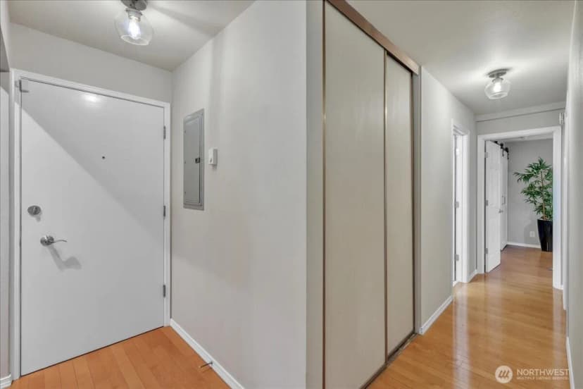 Property photo for 5249 40th Avenue Ne #101, Seattle photo 18