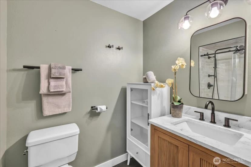 Property photo for 5249 40th Avenue Ne #101, Seattle photo 13