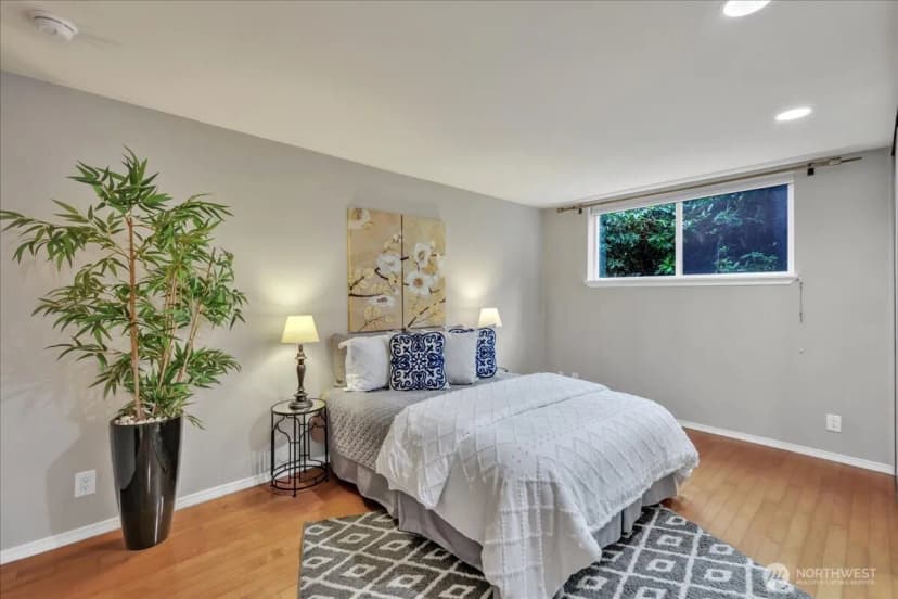Property photo for 5249 40th Avenue Ne #101, Seattle photo 11