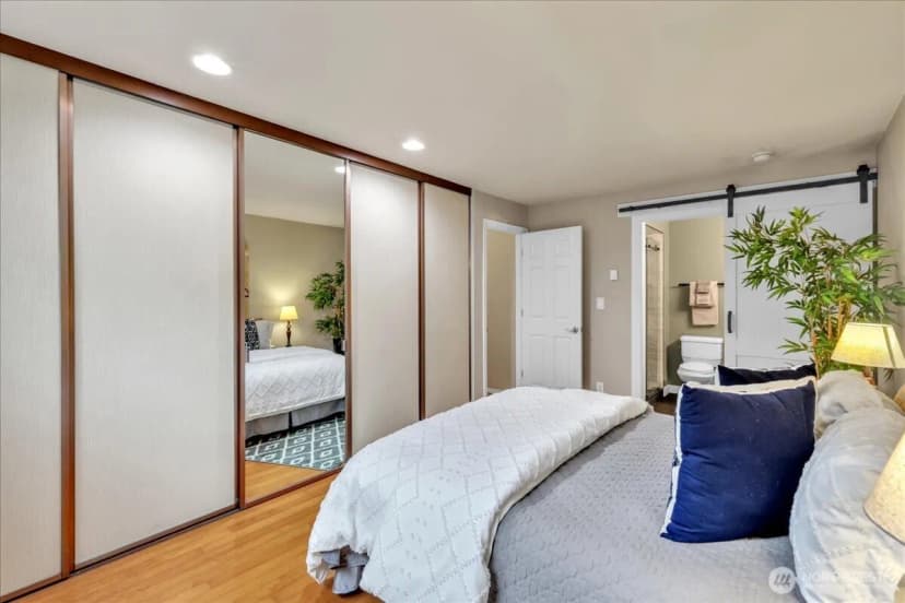 Property photo for 5249 40th Avenue Ne #101, Seattle photo 12