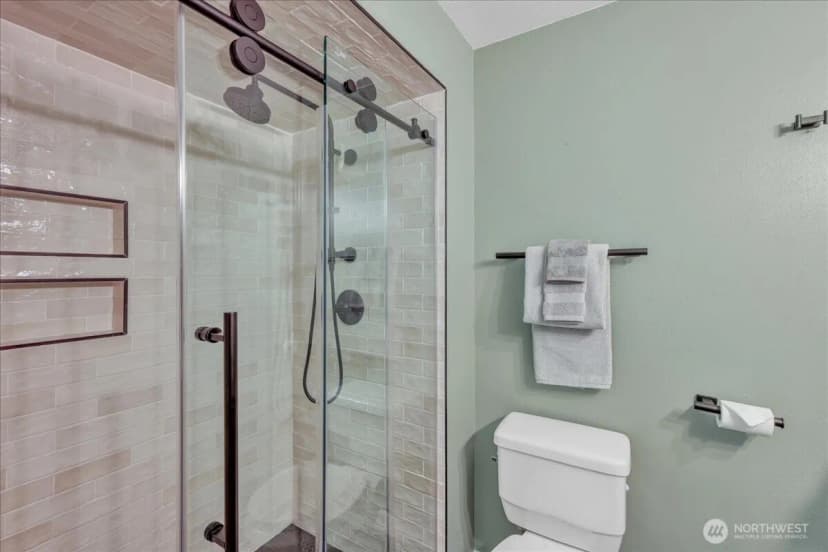 Property photo for 5249 40th Avenue Ne #101, Seattle photo 14