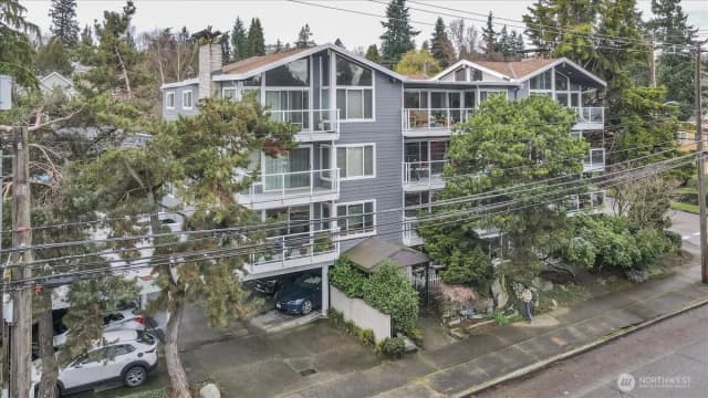 Property photo for 5249 40th Avenue Ne #101, Seattle