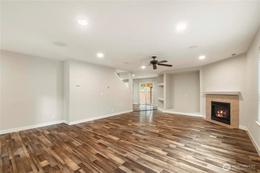 Property photo for 8213 209th Avenue Ct E, Bonney Lake photo 4