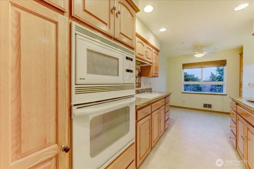 Property photo for 1527 California Avenue Sw #301, Seattle photo 8