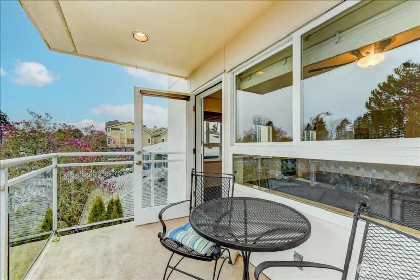 Property photo for 1527 California Avenue Sw #301, Seattle photo 5