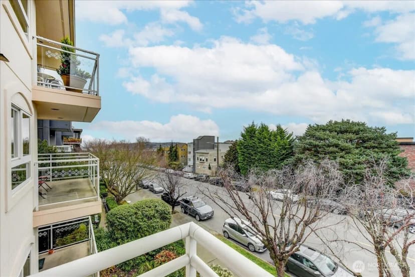 Property photo for 1527 California Avenue Sw #301, Seattle photo 4