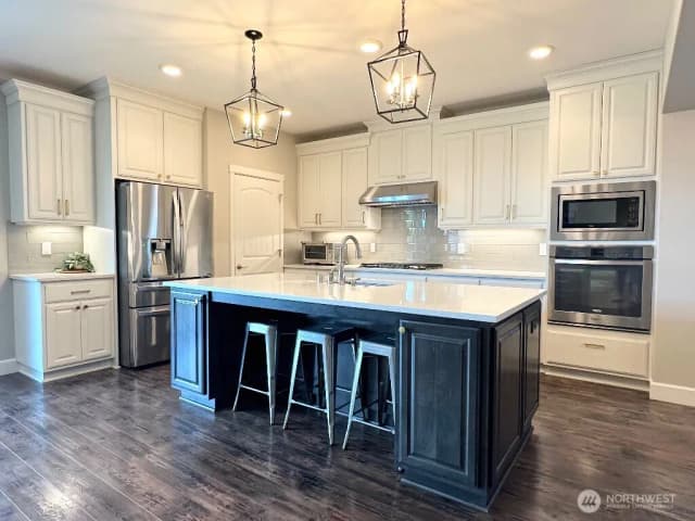 Property photo for 885 N Squire Drive, Ridgefield photo 4