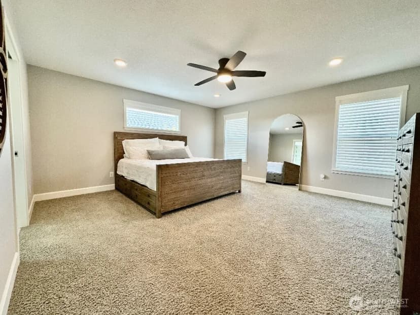 Property photo for 885 N Squire Drive, Ridgefield photo 10