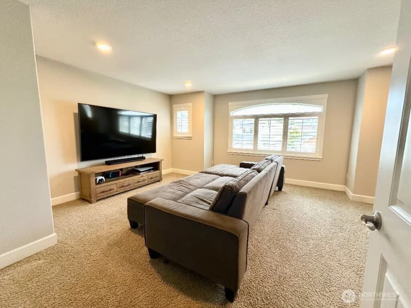 Property photo for 885 N Squire Drive, Ridgefield photo 21