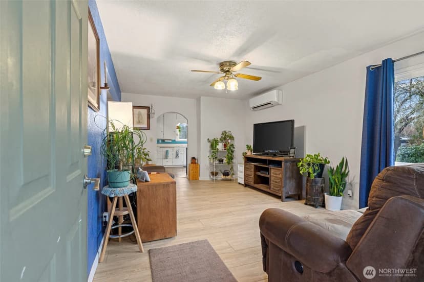 Property photo for 9715 Thurston Lane, Sedro Woolley photo 6