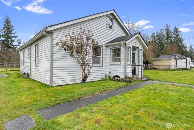Property photo for 9715 Thurston Lane, Sedro Woolley photo 2