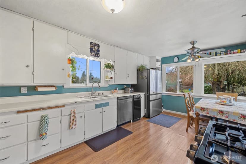 Property photo for 9715 Thurston Lane, Sedro Woolley photo 14