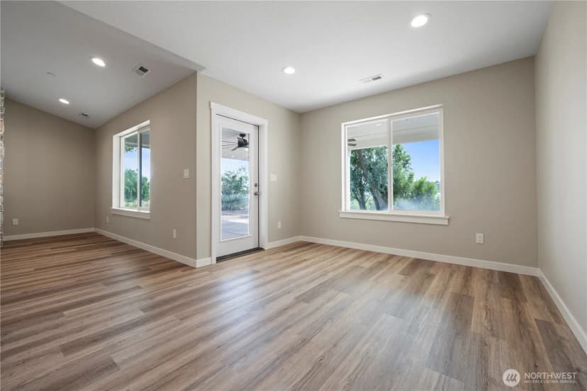 Property photo for 8391 Desert Greens Loop Se, Othello photo 12