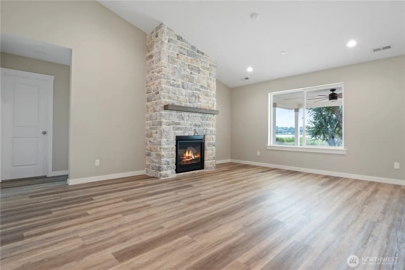 Property photo for 8391 Desert Greens Loop Se, Othello photo 11