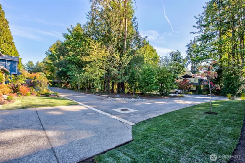 Property photo for 7230 Ne 129th St, Kirkland photo 36