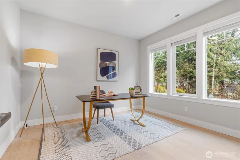 Property photo for 7230 Ne 129th St, Kirkland photo 3