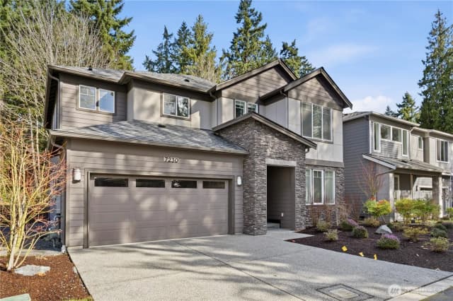 Property photo for 7230 Ne 129th St, Kirkland photo 2