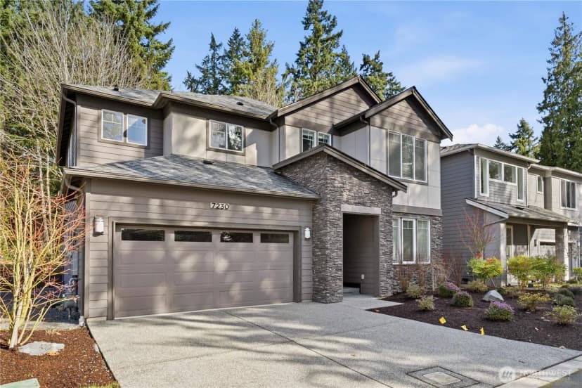 Property photo for 7230 Ne 129th St, Kirkland photo 2