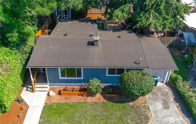 Property photo for 2300 Ne 8th Place, Renton