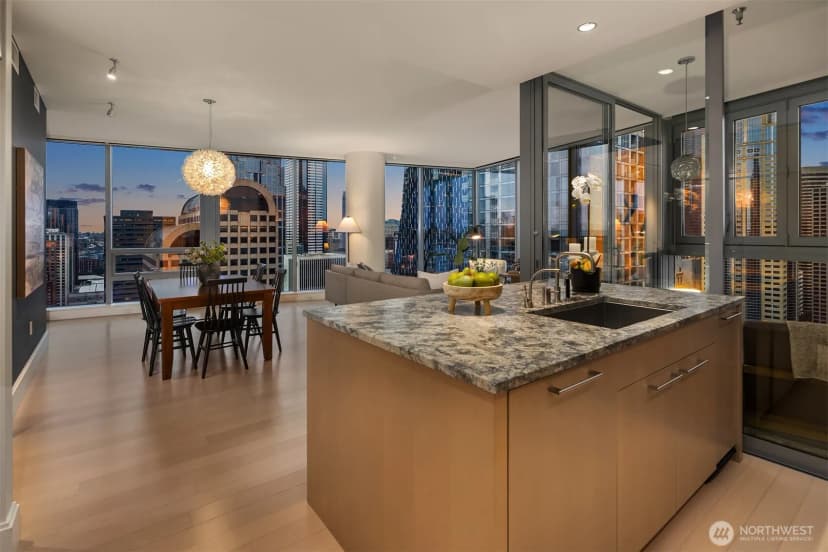 Property photo for 1521 2nd Avenue #3102, Seattle photo 3