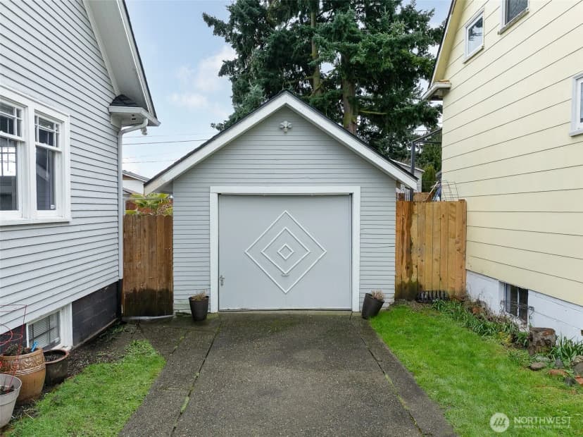 Property photo for 3717 Wetmore Avenue, Everett photo 2