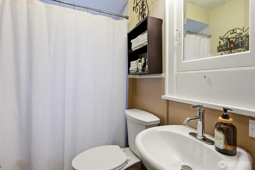 Property photo for 3717 Wetmore Avenue, Everett photo 17