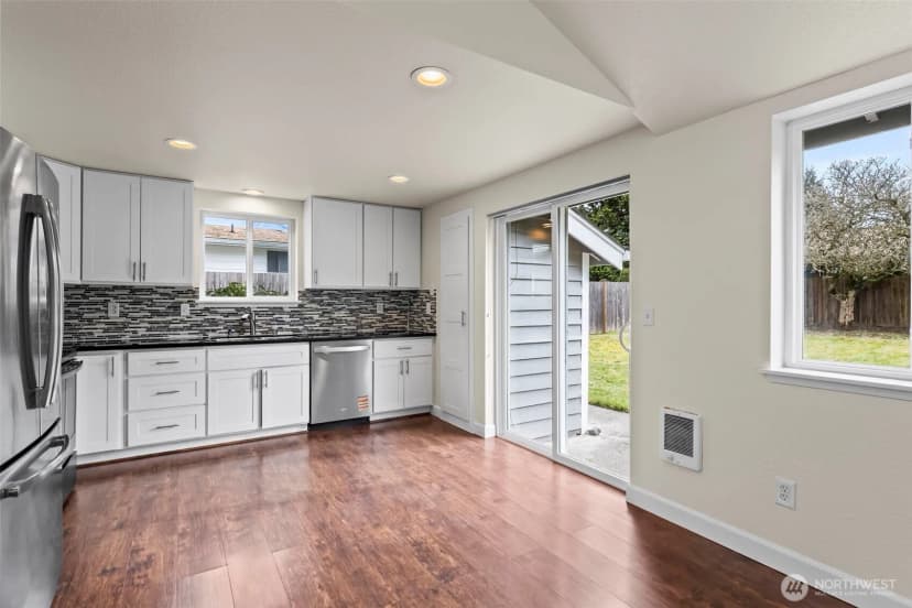 Property photo for 8410 29th Street W, University Place photo 15