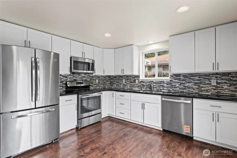 Property photo for 8410 29th Street W, University Place photo 14