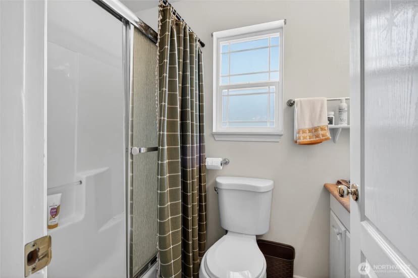 Property photo for 4244 Archer Drive, Bellingham photo 37