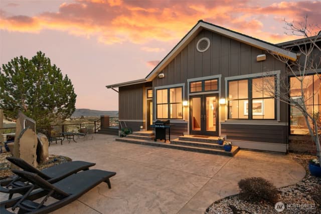 Property photo for 232 Crystal Drive, Chelan photo 2
