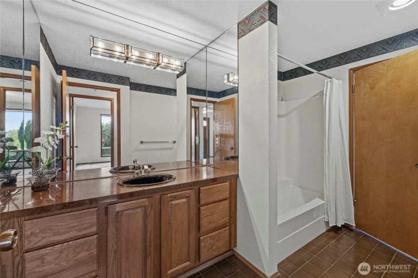 Property photo for 3700 E Fir Street, Mount Vernon photo 18
