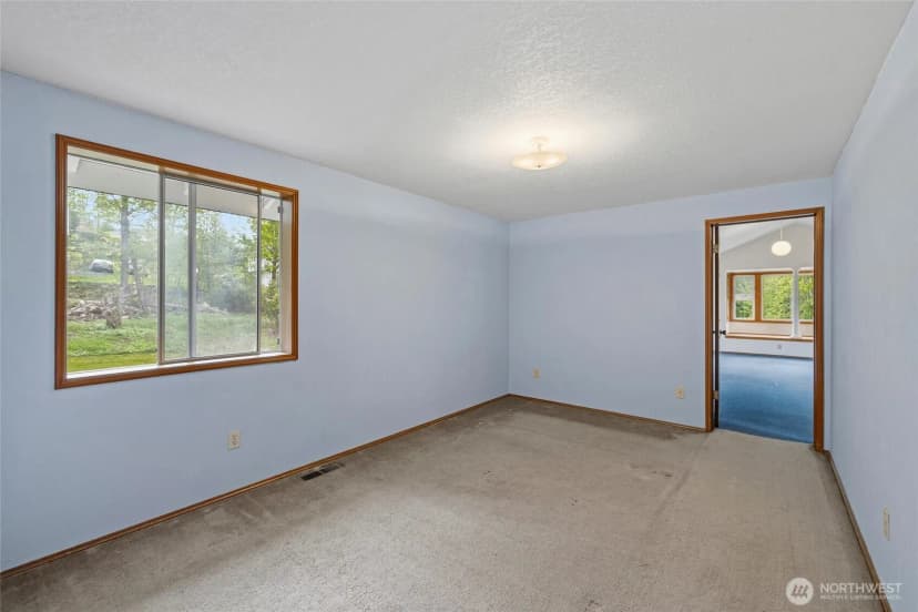 Property photo for 3700 E Fir Street, Mount Vernon photo 27