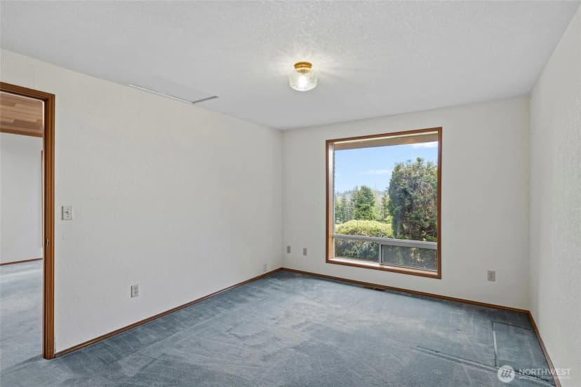Property photo for 3700 E Fir Street, Mount Vernon photo 17