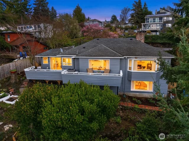 Property photo for 15828 25th Avenue Sw, Burien photo 2