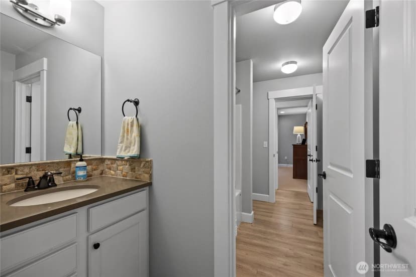 Property photo for 9150 Burlingame Court Ne, Bainbridge Island photo 26