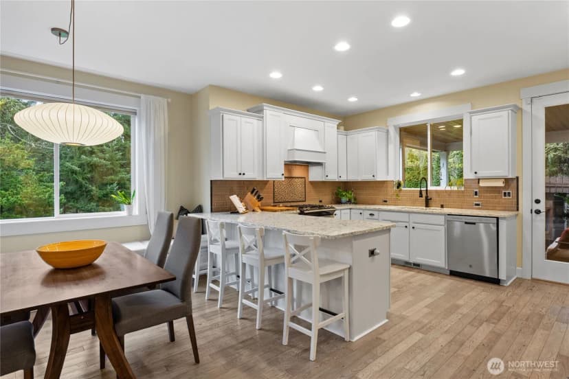 Property photo for 9150 Burlingame Court Ne, Bainbridge Island photo 11