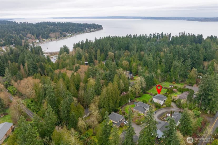Property photo for 9150 Burlingame Court Ne, Bainbridge Island photo 34