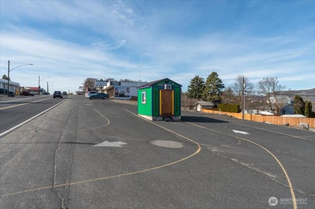 Property photo for 119 E Coulee Boulevard, Electric City photo 3