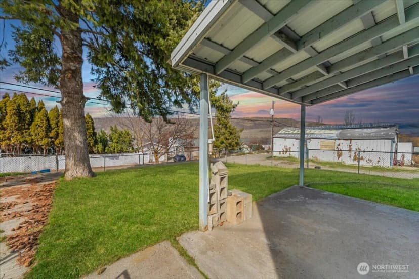 Property photo for 119 E Coulee Boulevard, Electric City photo 20